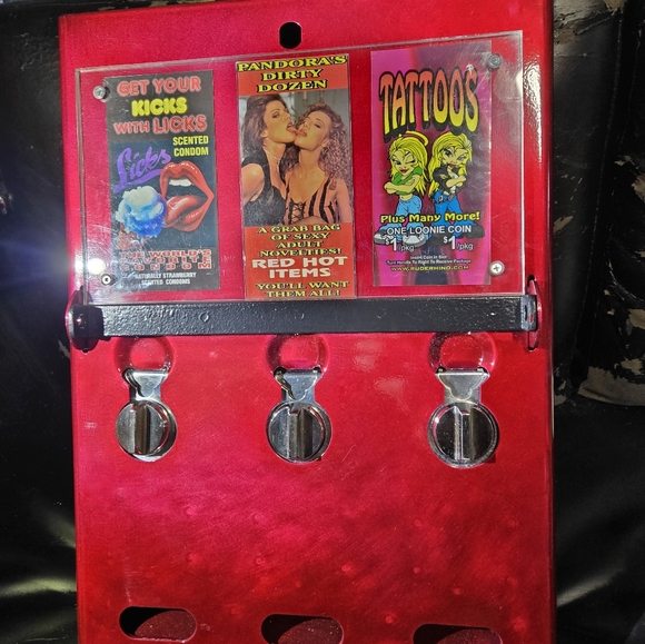 Restored 90s adult vending machine - Picture 2 of 4